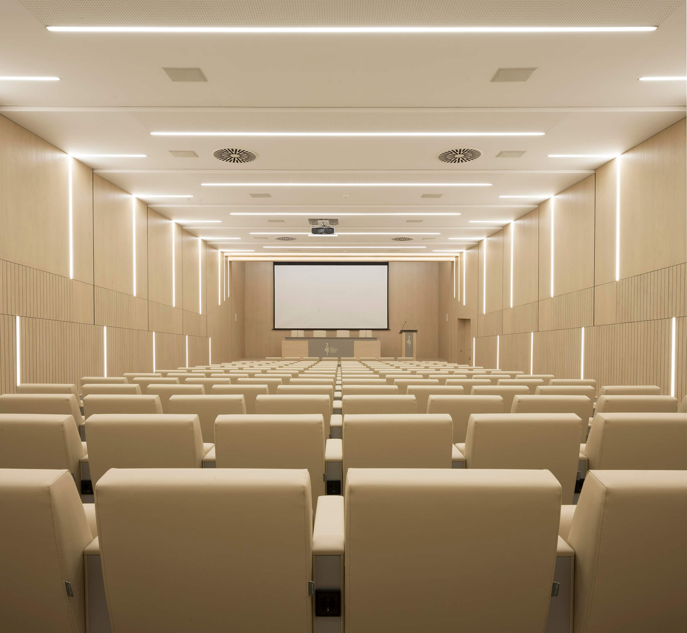 公共座椅|礼堂椅|办公家具|设计师家具|C100 剧院/礼堂椅