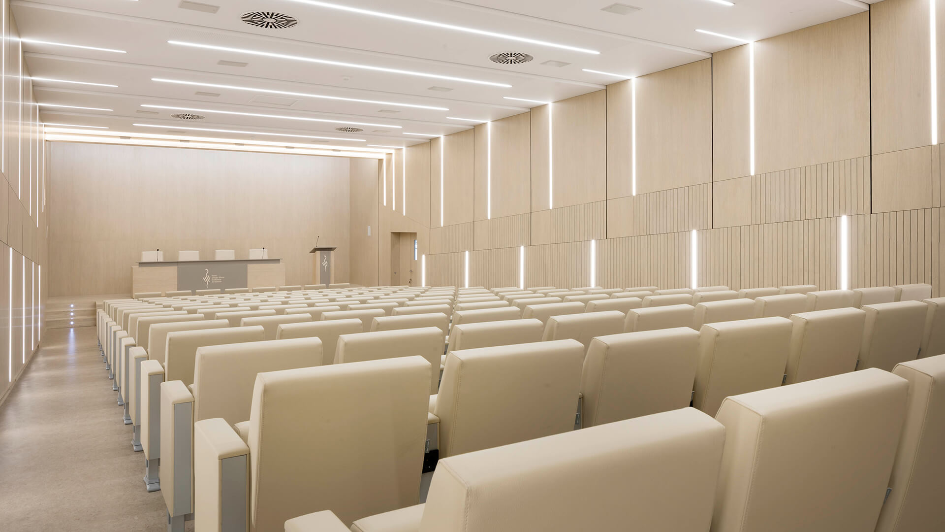 公共座椅|礼堂椅|办公家具|设计师家具|C100 剧院/礼堂椅