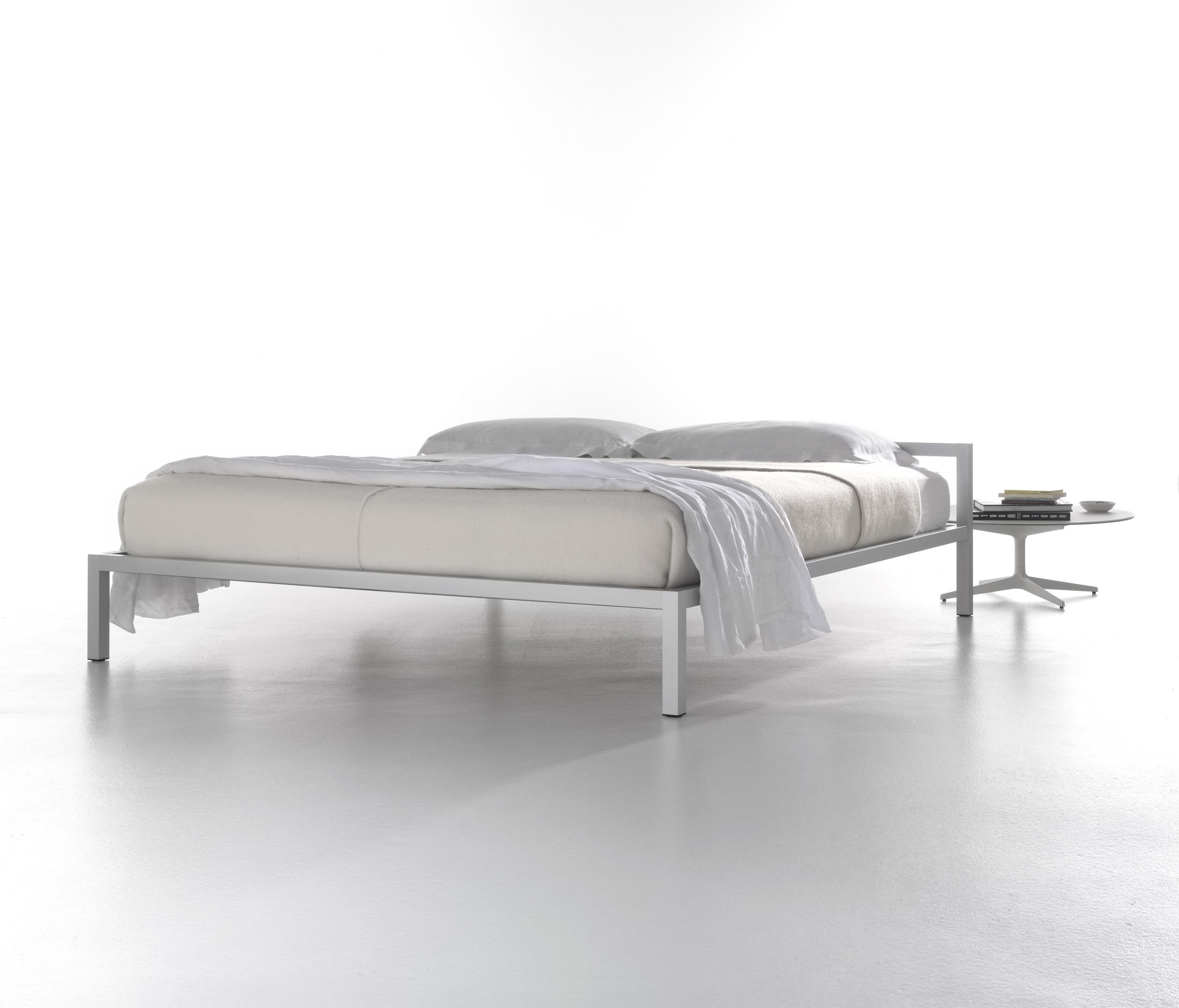 m6米乐在线（集团）科技有限公司 - 卧室|床|办公家具|设计师家具|ALUMINIUM BED 床