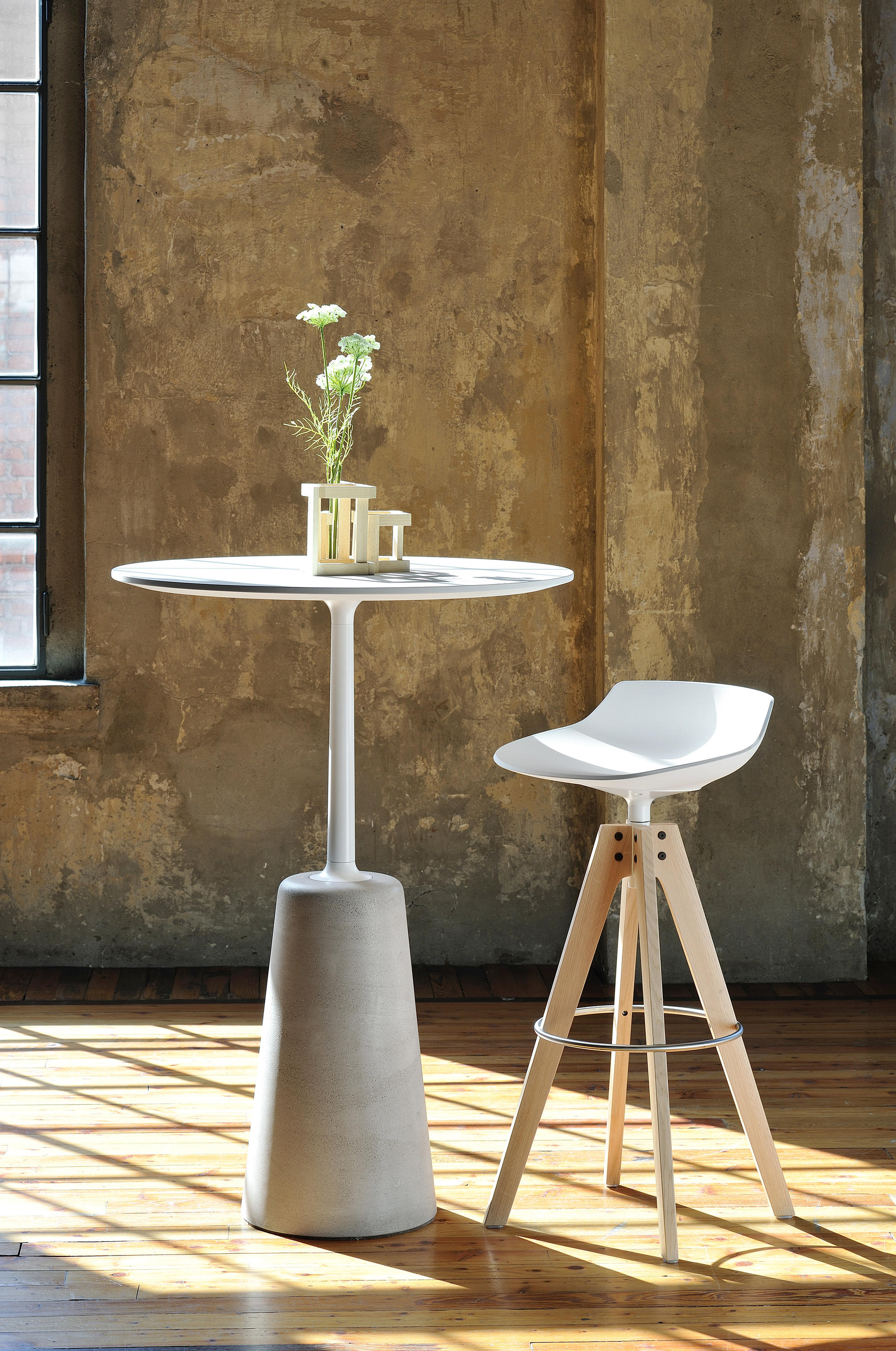 m6米乐在线（集团）科技有限公司 - 桌几|餐桌|办公家具|设计师家具|ROCK TABLE 餐桌/咖啡桌